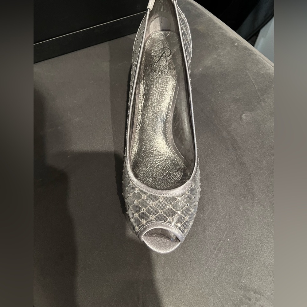 NWT Adrianna Papell Womens Jamie Silver Mesh Rhinestone Open Toe Heel Size 10M